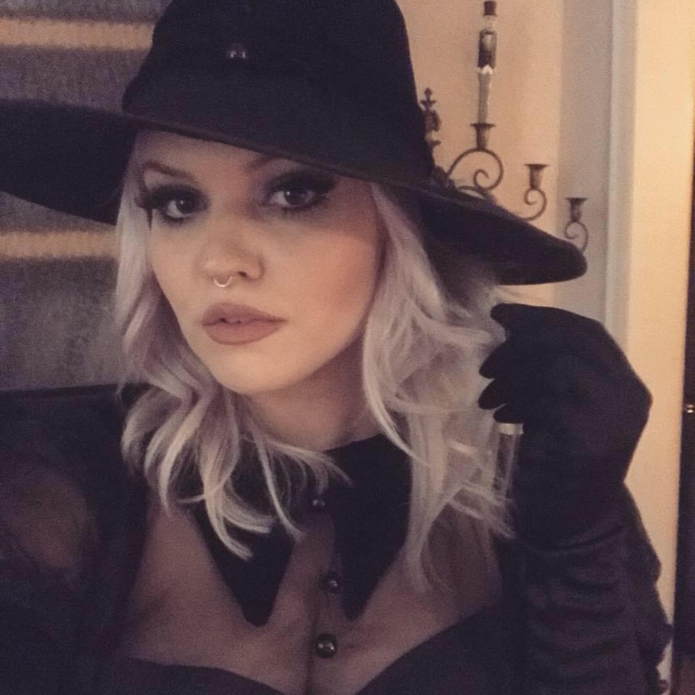 Meet your Posher, Elle